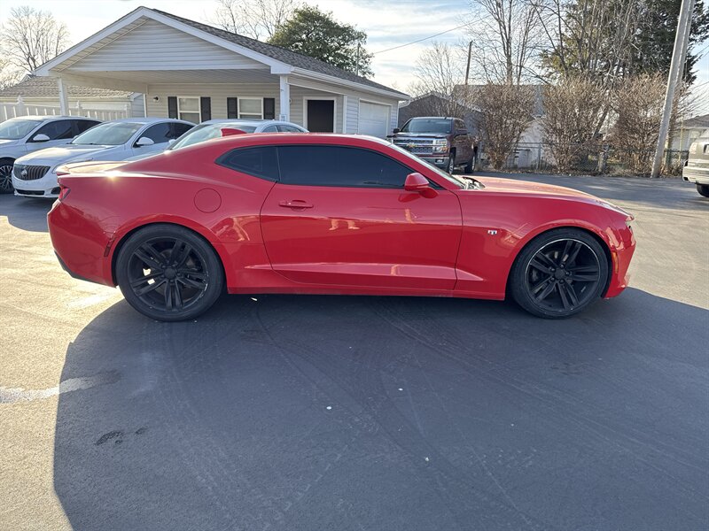2017 Chevrolet Camaro LT - Photo 6 - Millstadt, IL 62260