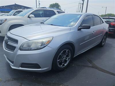 2013 Chevrolet Malibu LS   - Photo 2 - Belleville, IL 62223