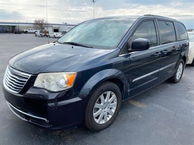 2014 Chrysler Town & Country Touring   - Photo 1 - Collinsville, IL 62234
