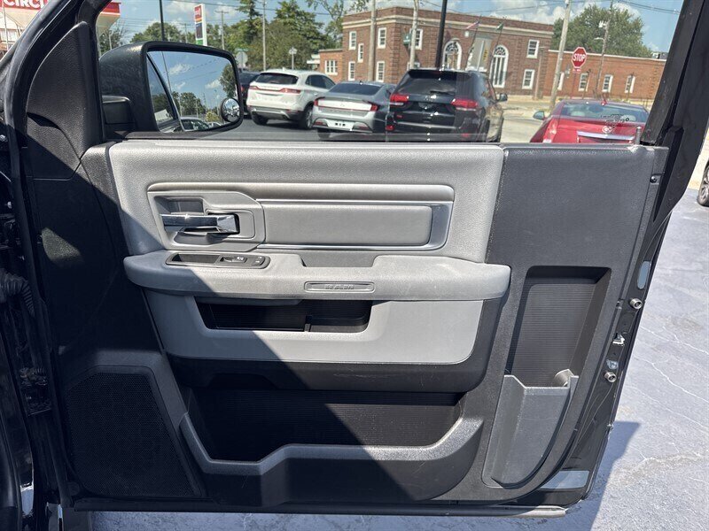 2015 RAM 1500 4x4 Express - Photo 16 - Millstadt, IL 62260