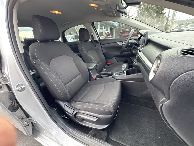 2021 Kia Forte LXS - Photo 15 - Millstadt, IL 62260