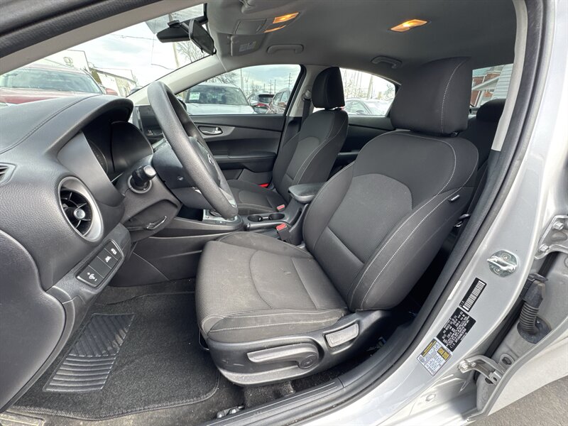 2021 Kia Forte LXS - Photo 13 - Millstadt, IL 62260