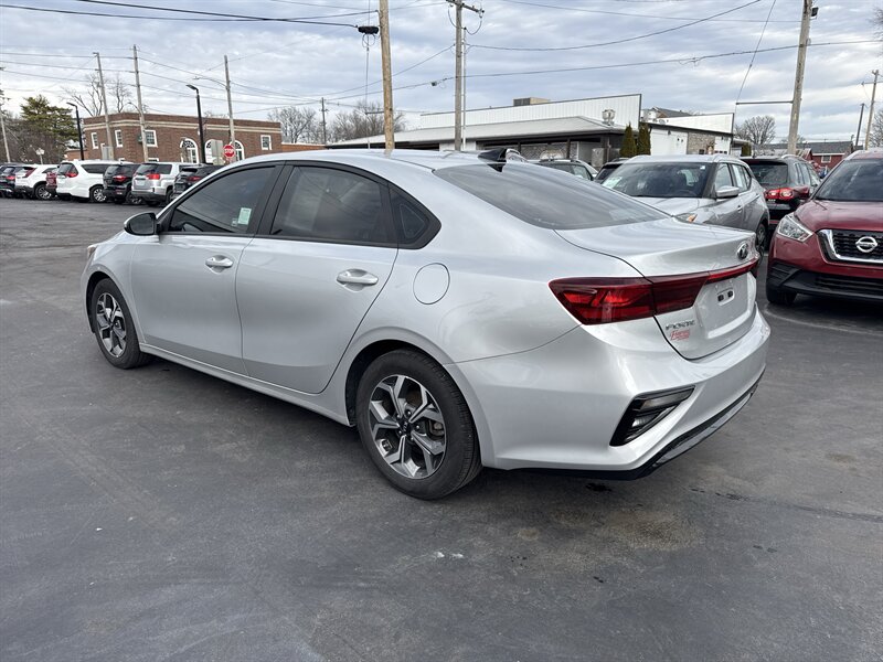 2021 Kia Forte LXS - Photo 4 - Millstadt, IL 62260
