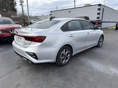 2021 Kia Forte LXS - Photo 3 - Millstadt, IL 62260