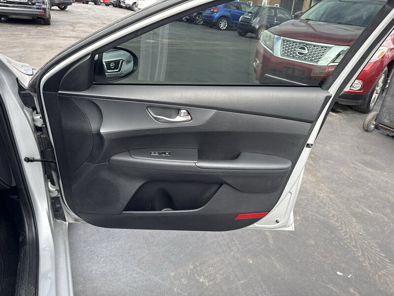 2021 Kia Forte LXS - Photo 14 - Millstadt, IL 62260