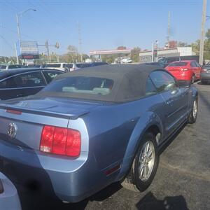 2007 Ford Mustang V6 Deluxe   - Photo 4 - Belleville, IL 62223