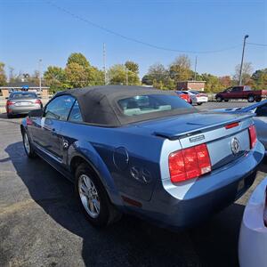 2007 Ford Mustang V6 Deluxe   - Photo 2 - Belleville, IL 62223