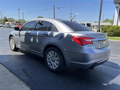 2013 Chrysler 200 LX   - Photo 5 - Fairview Heights, IL 62208