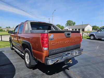 2004 Chevrolet Avalanche 1500   - Photo 4 - Belleville, IL 62223