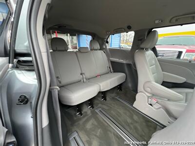2017 Toyota Sienna AWD XLE Premium 7-Passenger 4DR MINI- VAN   - Photo 35 - Fairfield, OH 45014