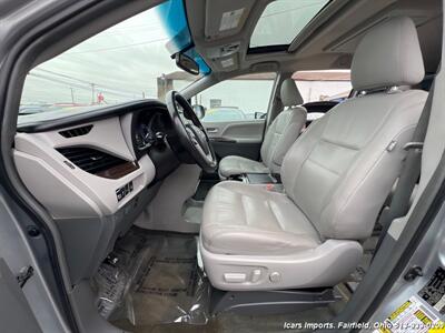 2017 Toyota Sienna AWD XLE Premium 7-Passenger 4DR MINI- VAN   - Photo 23 - Fairfield, OH 45014