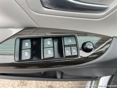 2017 Toyota Sienna AWD XLE Premium 7-Passenger 4DR MINI- VAN   - Photo 22 - Fairfield, OH 45014