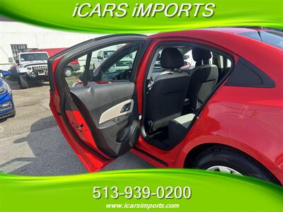 2014 Chevrolet Cruze LS Auto   - Photo 17 - Fairfield, OH 45014