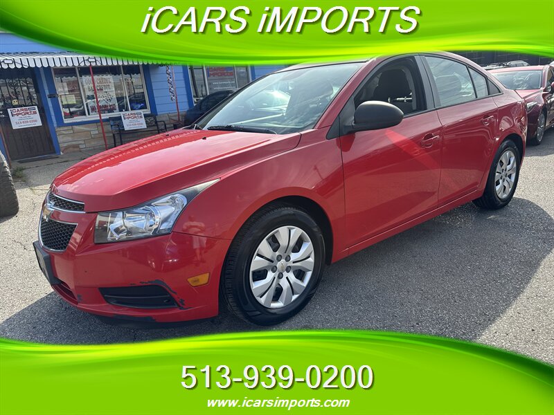 2014 Chevrolet Cruze LS Auto   - Photo 1 - Fairfield, OH 45014