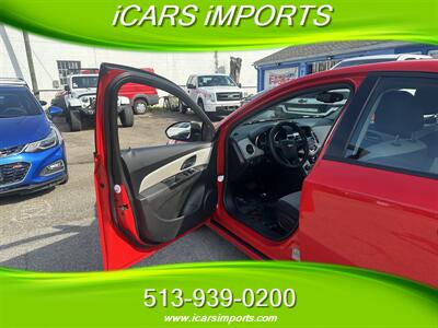 2014 Chevrolet Cruze LS Auto   - Photo 12 - Fairfield, OH 45014