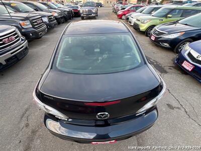 2013 Mazda Mazda3 i Sport   - Photo 15 - Fairfield, OH 45014