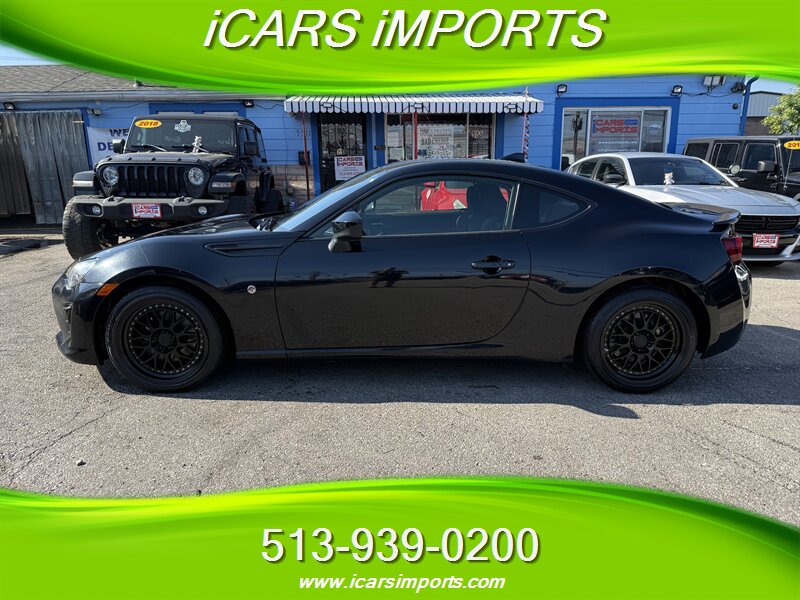 2017 Toyota 86  w/ BackUp Cam