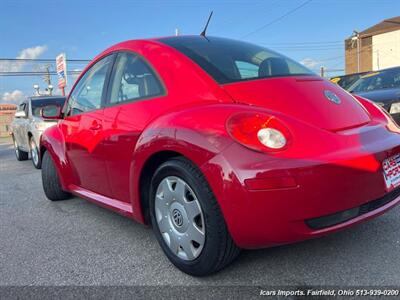 2010 Volkswagen New Beetle Base PZEV   - Photo 10 - Fairfield, OH 45014