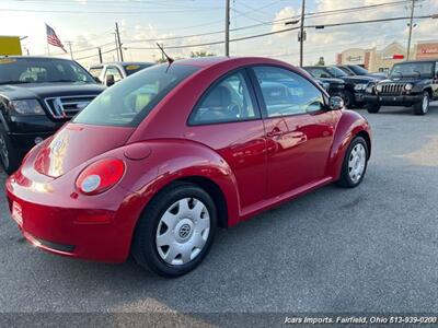 2010 Volkswagen New Beetle Base PZEV   - Photo 7 - Fairfield, OH 45014