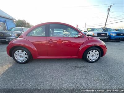 2010 Volkswagen New Beetle Base PZEV   - Photo 6 - Fairfield, OH 45014