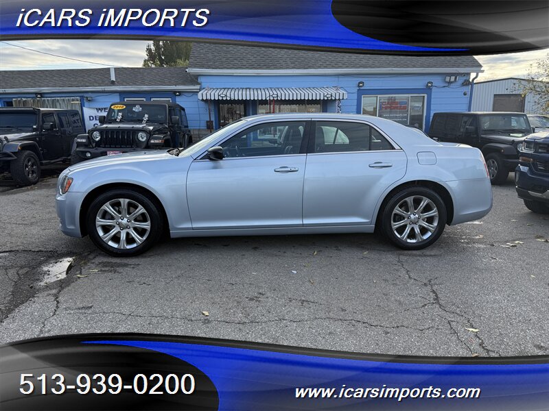 2013 Chrysler 300 Series Glacier Edition  AWD w/BackUp Cam - Photo 1 - Fairfield, OH 45014