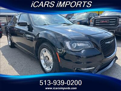 2017 Chrysler 300 S  w/NAVI & BackUp Cam - Photo 3 - Fairfield, OH 45014