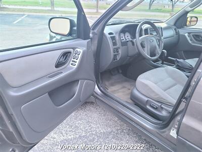 2005 Ford Escape XLT   - Photo 9 - San Antonio, TX 78219