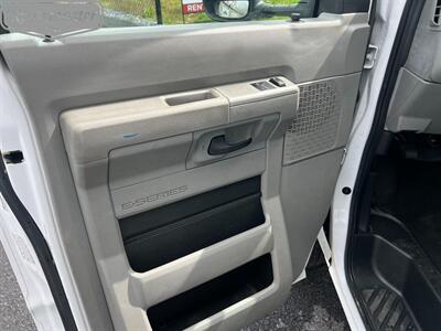 2019 Ford E-Series Van E-450 14' Utility   - Photo 23 - Mount Joy, PA 17552