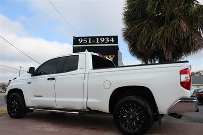 2018 Toyota Tundra SR5   - Photo 17 - Lexington, SC 29073