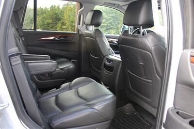 2020 Cadillac Escalade Luxury   - Photo 30 - Lexington, SC 29073