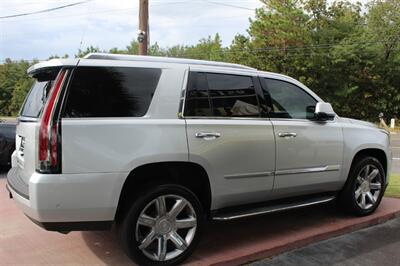 2020 Cadillac Escalade Luxury   - Photo 12 - Lexington, SC 29073