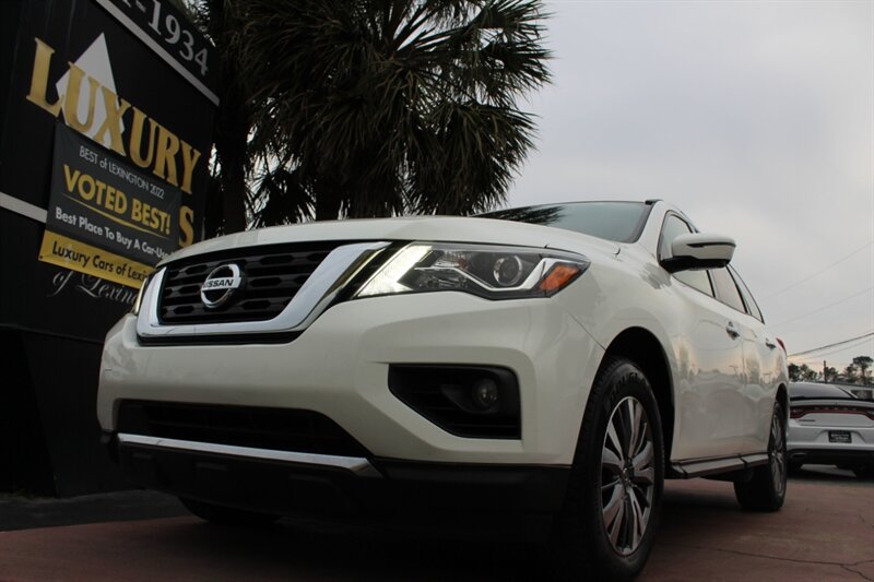 2020 Nissan Pathfinder SL  