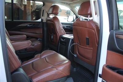 2018 Cadillac Escalade ESV Luxury   - Photo 27 - Lexington, SC 29073