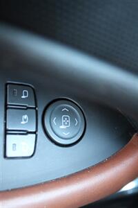 2018 Cadillac Escalade ESV Luxury   - Photo 43 - Lexington, SC 29073