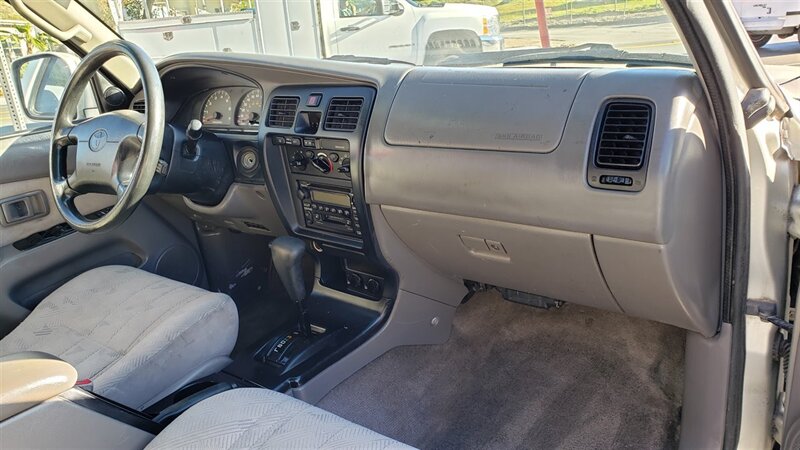 2002 Toyota 4Runner SR5  