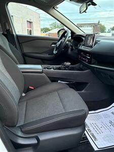 2022 Nissan Rogue SV   - Photo 2 - Philadelphia, PA 19135