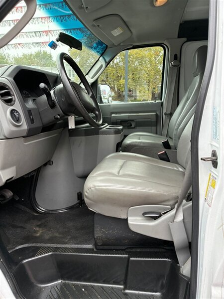 2009 Ford E-250  