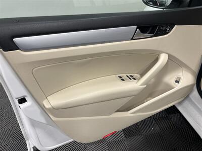 2012 Volkswagen Passat SE PZEV - Photo 14 - West Bountiful, UT 84087