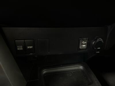 2016 Toyota RAV4 LE   - Photo 18 - West Bountiful, UT 84087