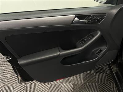 2016 Volkswagen Jetta 1.8T Sport   - Photo 13 - West Bountiful, UT 84087