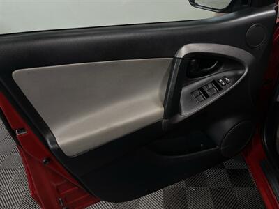 2012 Toyota RAV4   - Photo 13 - West Bountiful, UT 84087