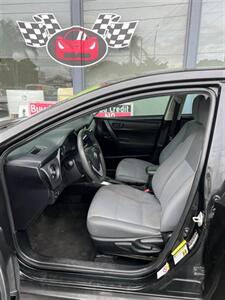 2018 Toyota Corolla SE   - Photo 5 - Wilton Maners, FL 33311
