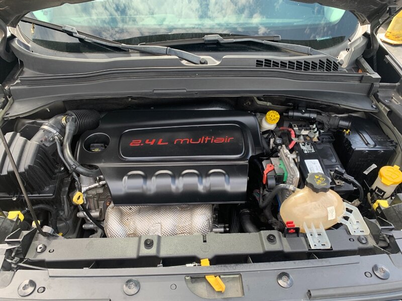 2017 Jeep Renegade Latitude up to 12 month 0%- same as cash - Photo 10 - Wilton Manors, FL 33311