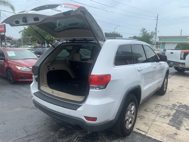 2014 Jeep Grand Cherokee Laredo Up To 12 MONTHS SAME AS CASH - Photo 4 - Wilton Manors, FL 33311