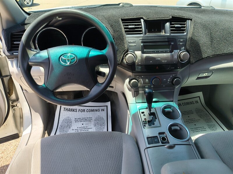 2010 Toyota Highlander   - Photo 10 - Tucson, AZ 85711