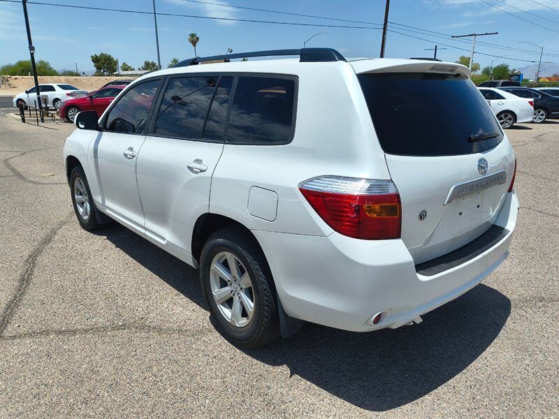 2010 Toyota Highlander   - Photo 6 - Tucson, AZ 85711