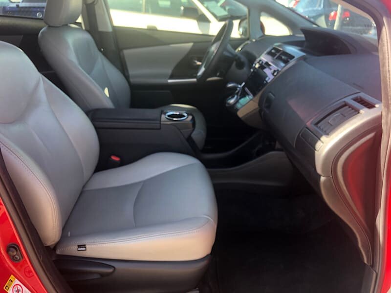 2015 Toyota Prius v Three   - Photo 11 - Tucson, AZ 85711