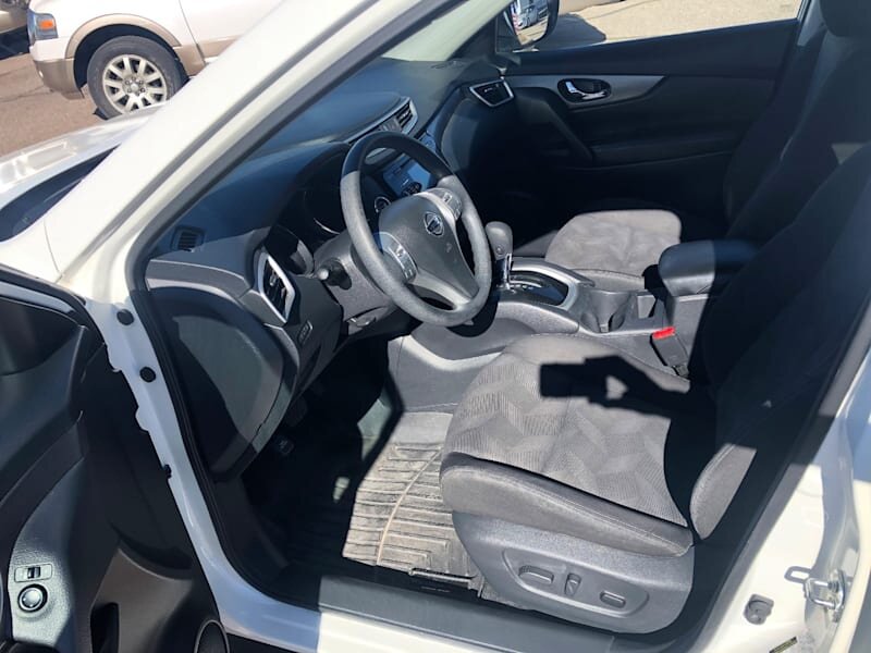 2016 Nissan Rogue SV - Photo 8 - Tucson, AZ 85711