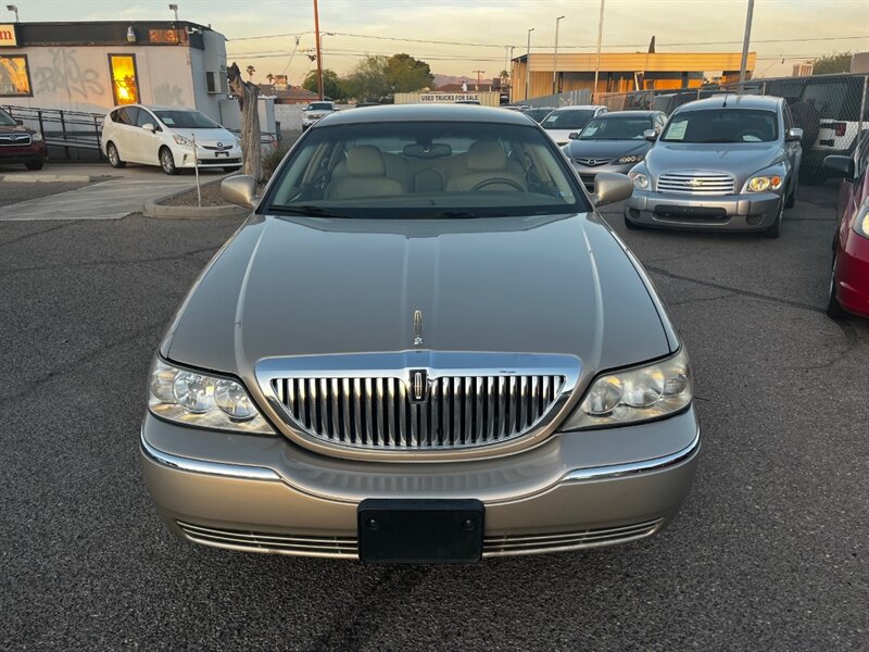 2004 Lincoln Town Car Signature - Photo 3 - Tucson, AZ 85711