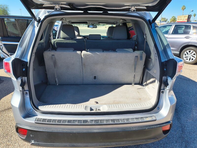 2015 Toyota Highlander XLE   - Photo 13 - Tucson, AZ 85711